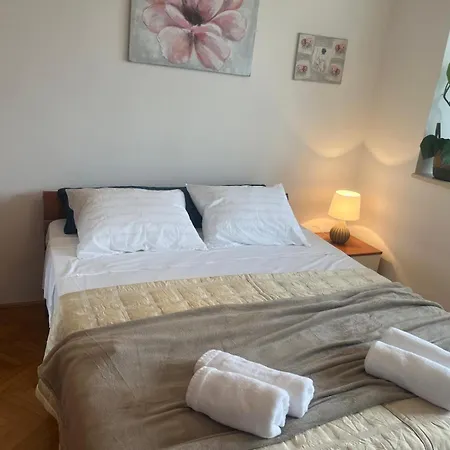 Luni Boutique Heights Old Town 2min Апартаменти Трогір