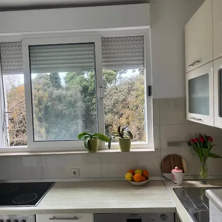Апартаменти Luni Boutique Heights Old Town 2min